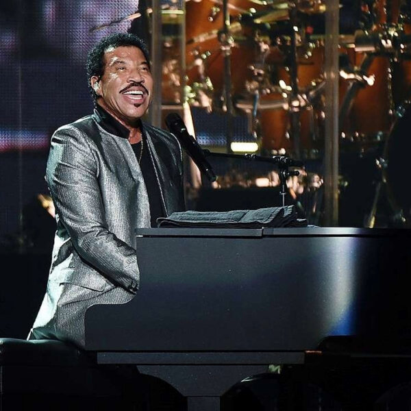 Lionel Richie with Earth, Wind & Fire “Sing a Song All Night Long” Tour