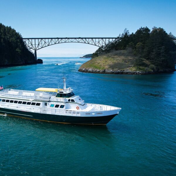 DECEPTION PASS CRACKED CRAB CRUISE, La Conner and Tulips